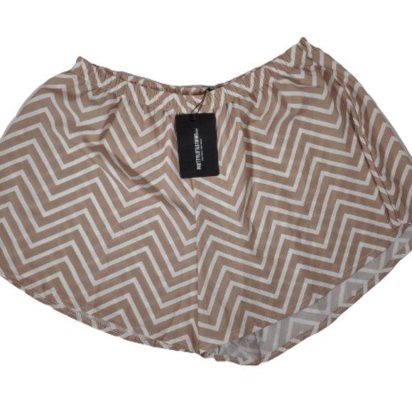 PrettyLittleThing Pants - Pretty Little Thing Floaty Shorts Taupe Chevron Print Women's Size 12 NEW